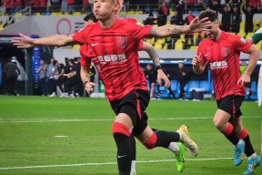 爱游戏-包含风云突变新疆广汇转会期内部沟通上海久事围绕中超回应争议，这操作让人直呼：清晨战术微调引欢呼的词条